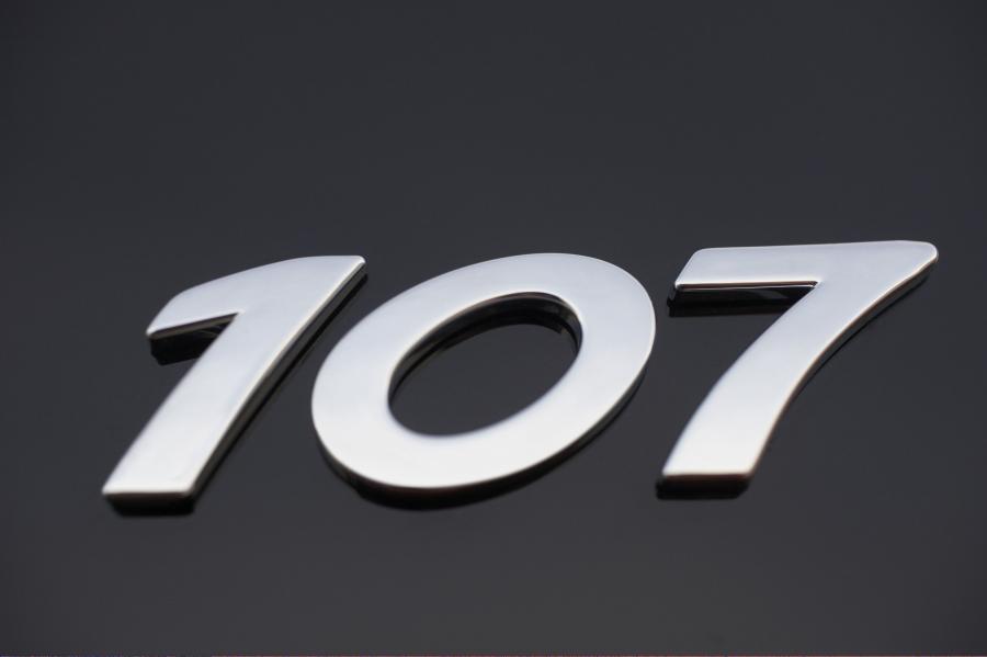  Peugeot 107 2009 года  (фото 11 из 30)